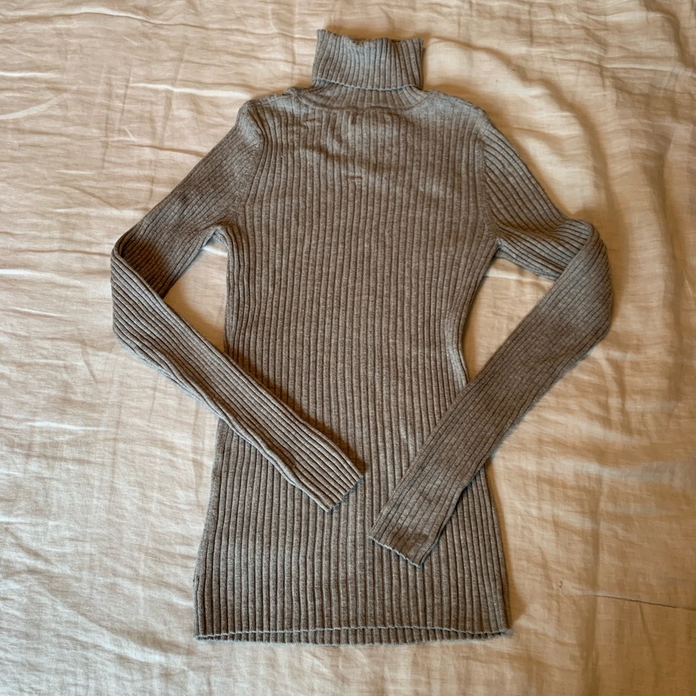 Express turtle neck
